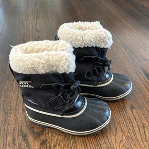 Sorel - little kids waterproof snow boots, size 10